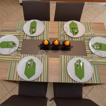 Apartment Mantos