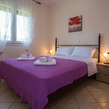 Mantos Apartment *