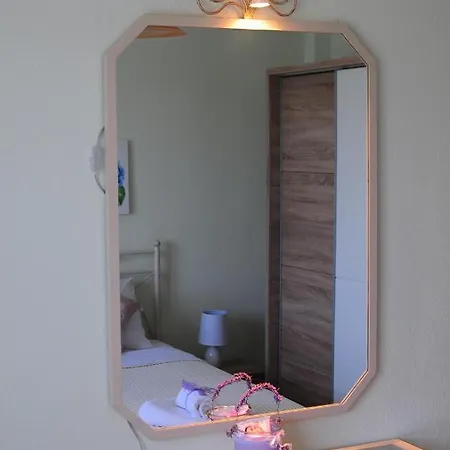 Mantos Apartment *